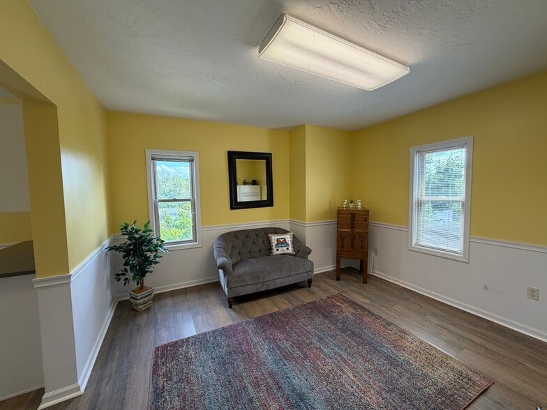 More Photos Of 435-437 S Maple Ave, Greensburg Office For Sale