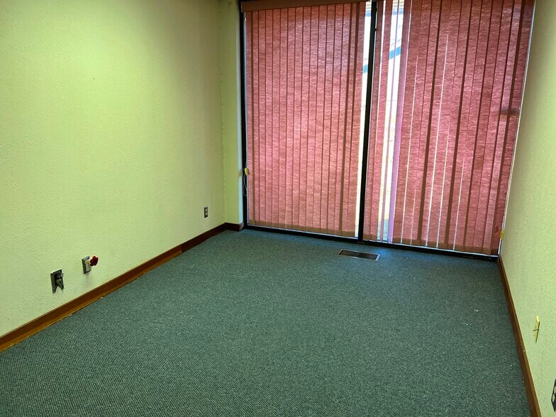 More Photos Of 5546 S 79th East Pl, Tulsa Office For Lease