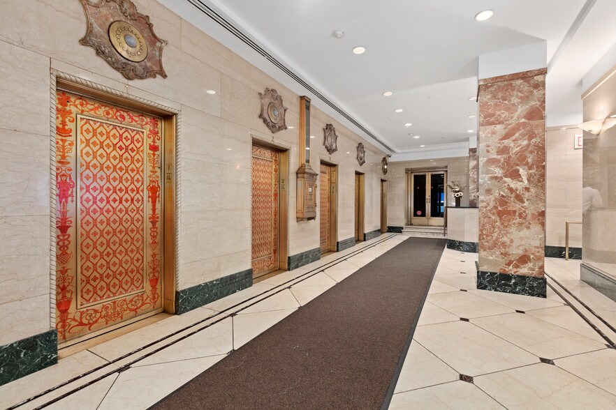 More Photos Of 57 W 57th St, New York Office For Lease