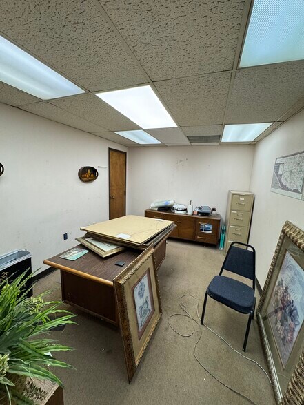 More Photos Of 8716 SE 15th St, Oklahoma City Distribution For Sale