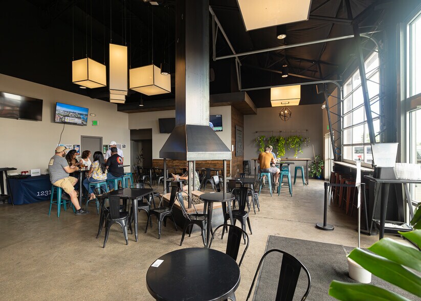 More Photos Of 2480-2490 N Powers Blvd, Colorado Springs Warehouse For Sale