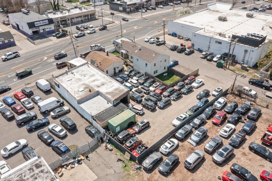 More Photos Of 5651-5661 Merrick Rd, Massapequa Auto Repair For Sale