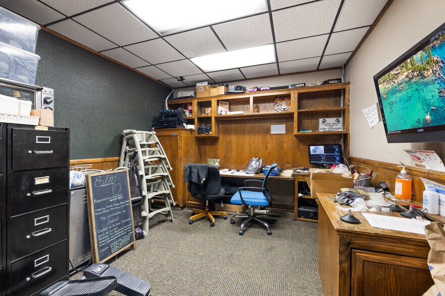 More Photos Of 44844 Elm Ave, Lancaster Freestanding For Sale