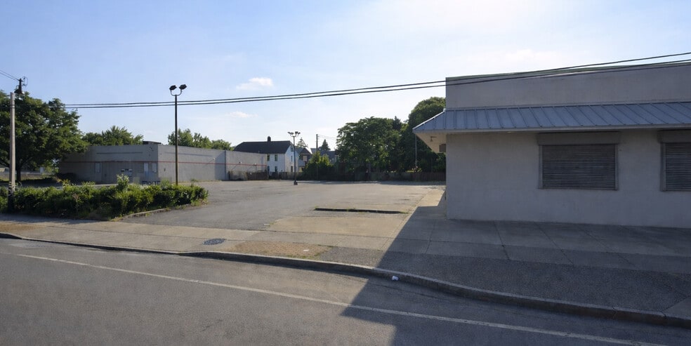 Primary Photo Of 994 Clinton Ave S, Rochester Drugstore For Lease