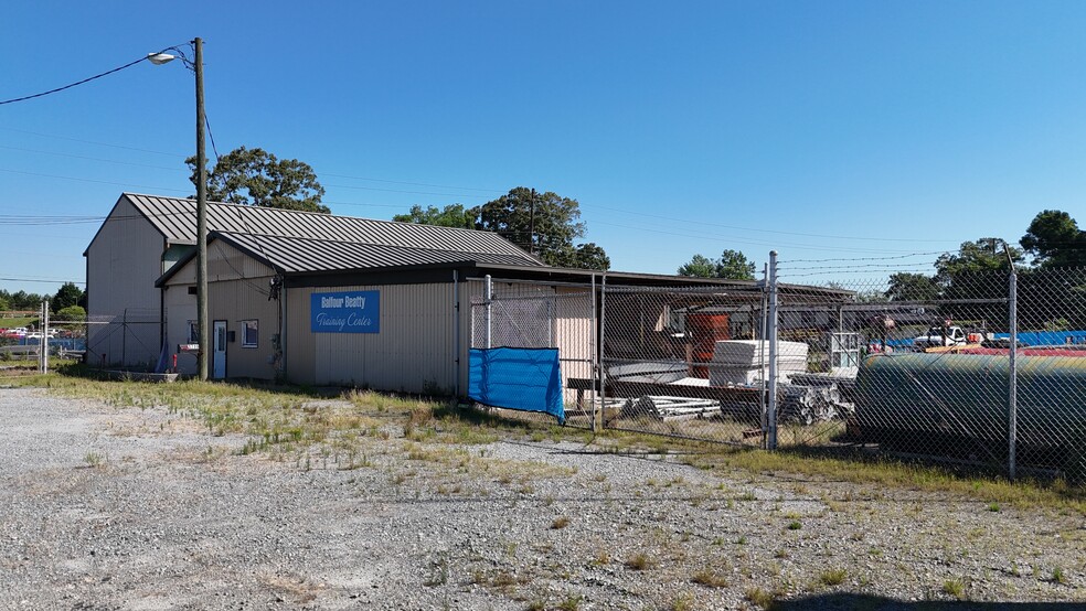 More Photos Of 1719 Dixie Ave SE, Smyrna Warehouse For Lease