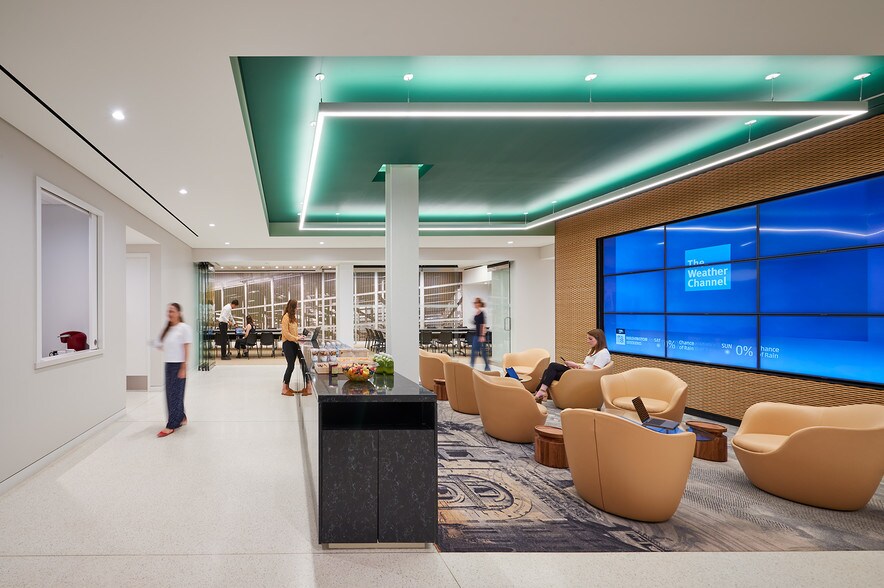 More Photos Of 999 E St NW, Washington Office For Lease