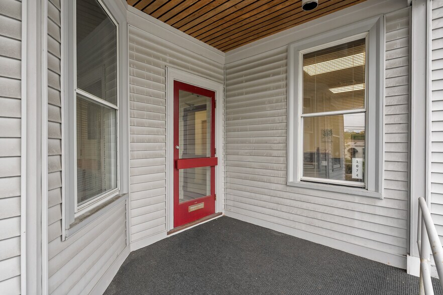 More Photos Of 1074 Massachusetts Ave, Arlington Office For Sale