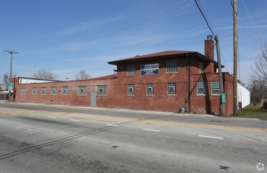 More Photos Of 9600 W Ogden Ave, La Grange Warehouse For Lease