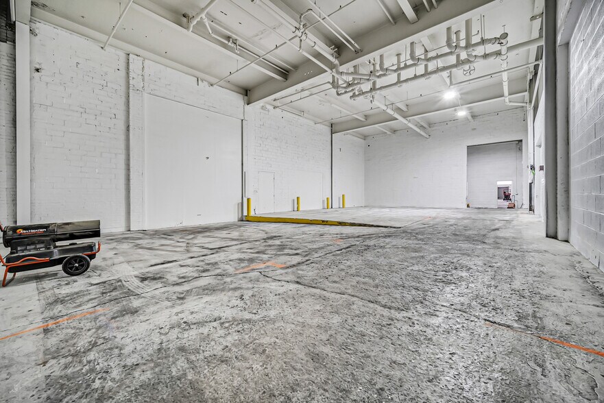 More Photos Of 799 E 73rd St, Cleveland Warehouse For Lease
