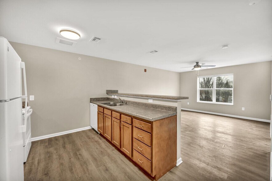 More Photos Of 6500 Powers Blvd, Parma Apartments For Lease