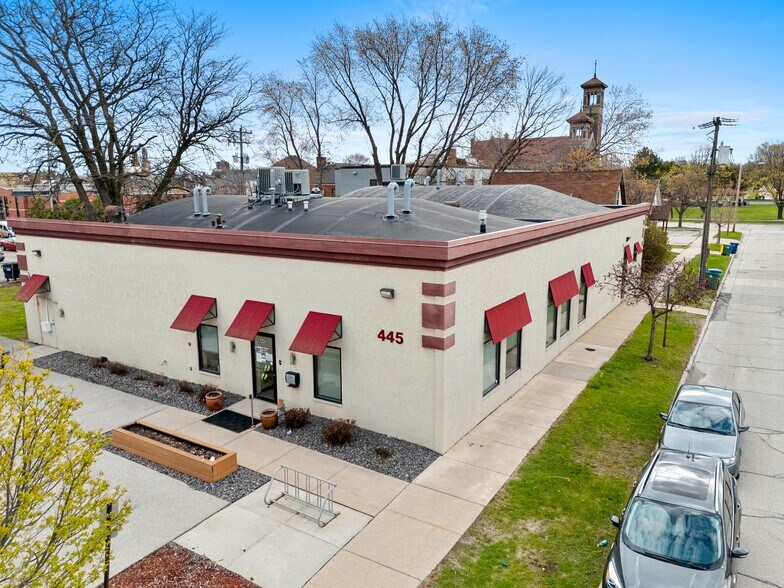 More Photos Of 445 S Adams St, Green Bay Office For Lease