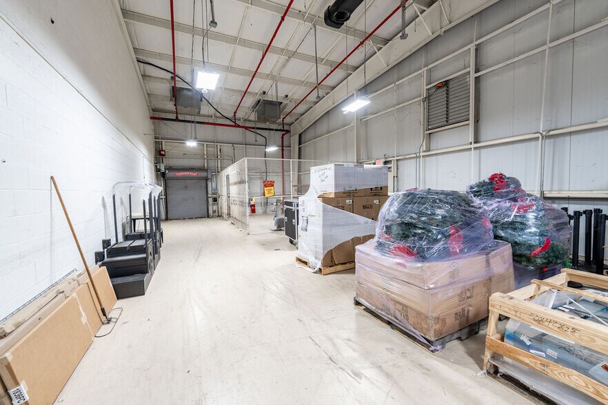 More Photos Of 149 Piper Ln, Georgetown Industrial For Lease