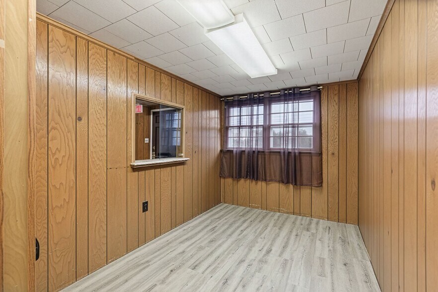 More Photos Of 213 Lacey Rd, Forked River Medical For Sale