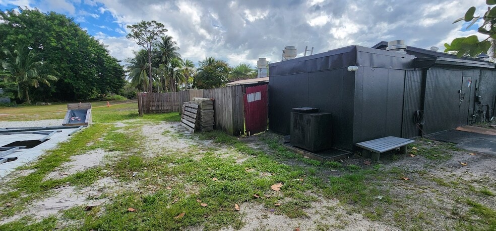 More Photos Of , Palm Springs General Retail For Sale