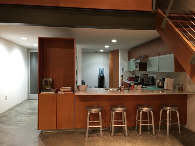 More Photos Of 8611 Washington Blvd, Culver City Loft Creative Space For Lease