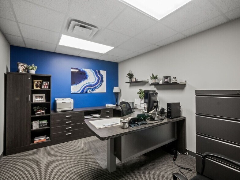 More Photos Of 38765-38795 Mound Rd, Sterling Heights Medical For Lease