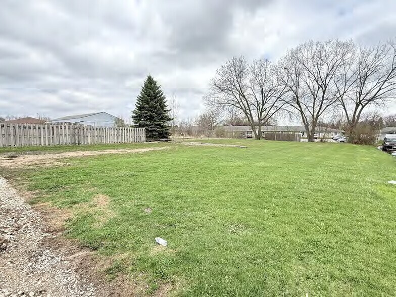More Photos Of 245 Clarmar Dr, Sun Prairie Flex For Sale