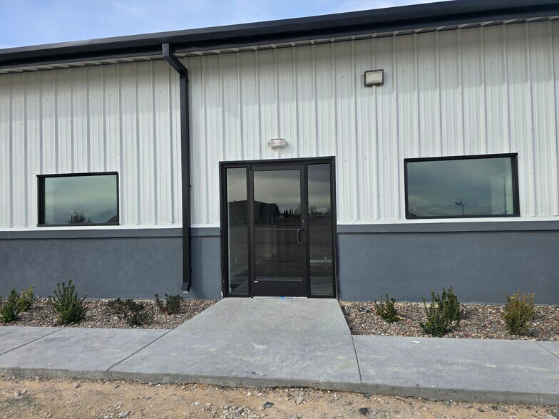 More Photos Of 14372 Rudi Kuefner, Horizon City Truck Terminal For Lease
