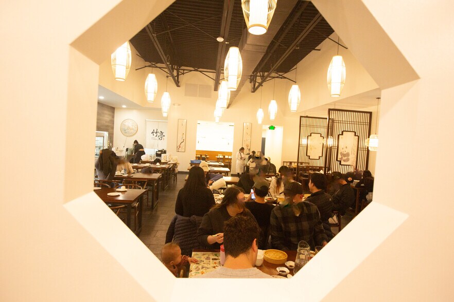 More Photos Of 5486 S 1900 W, Taylorsville Storefront Retail Office For Lease