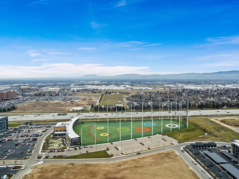More Photos Of 1050 S Silverstone Way, Meridian Golf Course Driving Range For Sale