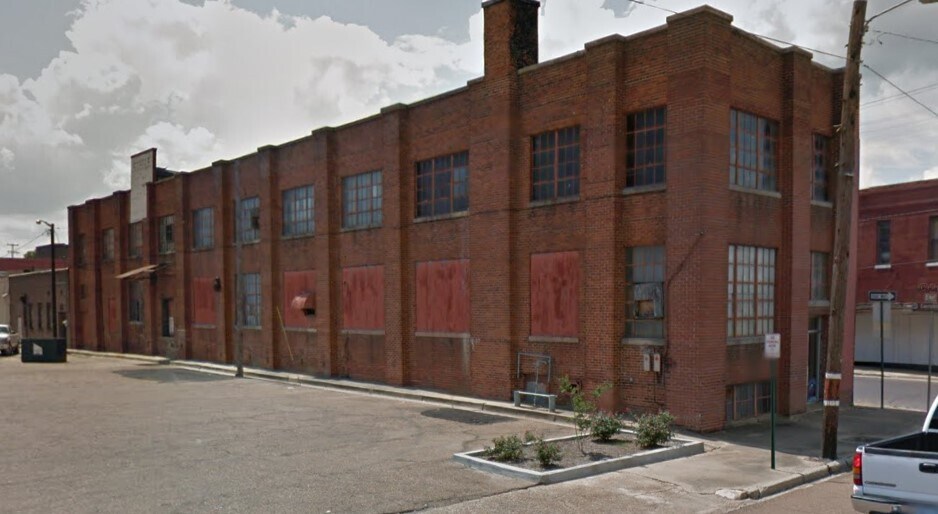 More Photos Of 600 Main St., Greenwood Industrial For Sale