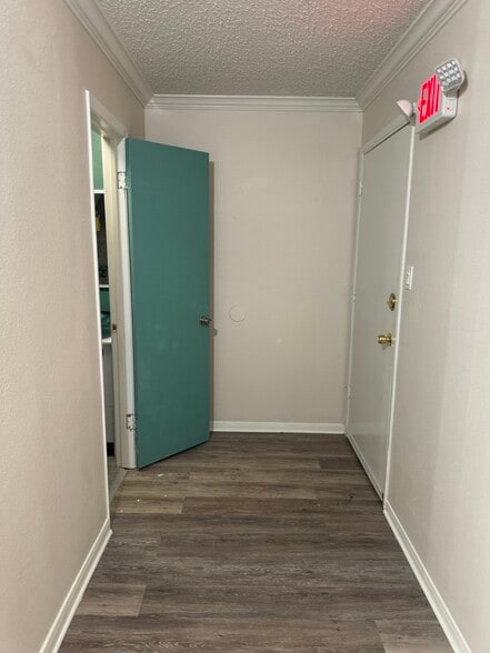 More Photos Of 2302 45th St, Galveston Office For Lease