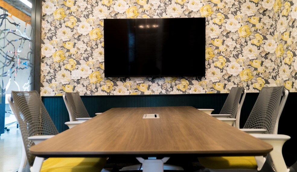 More Photos Of 2617 Bissonnet St, Houston Office For Sale