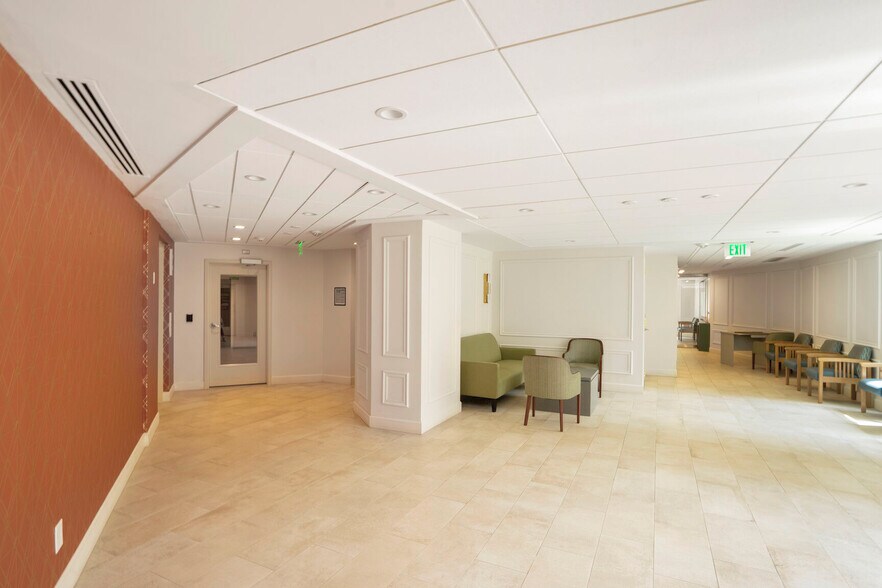 More Photos Of 3 Washington Cir NW, Washington Office For Sale