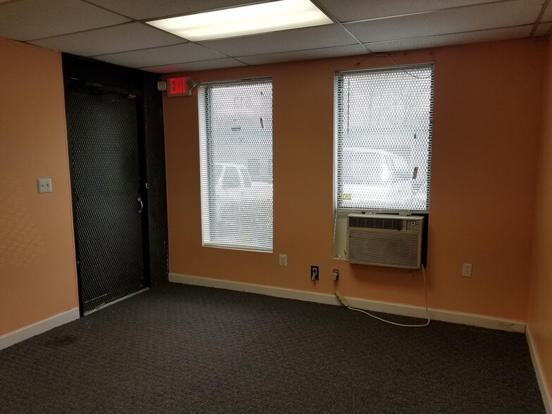 More Photos Of 9244 E Hampton Dr, Capitol Heights Unknown For Lease
