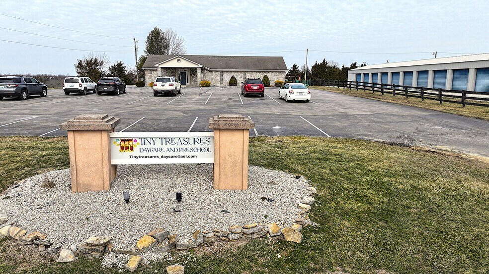 More Photos Of 2185 Highway 127 S, Owenton Office For Sale