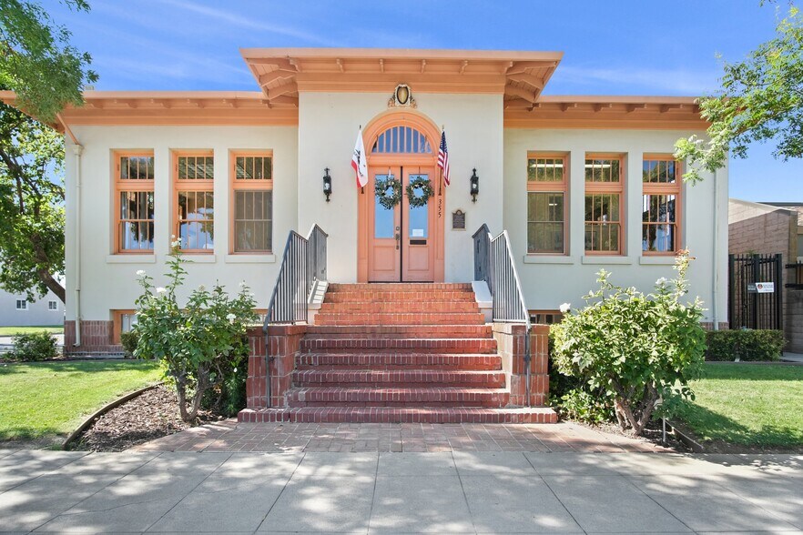 More Photos Of 355 W Las Palmas Ave, Patterson Office Residential For Sale