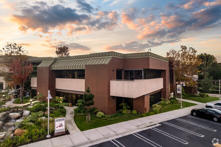 More Photos Of 23430 Hawthorne Blvd, Torrance Unknown For Lease