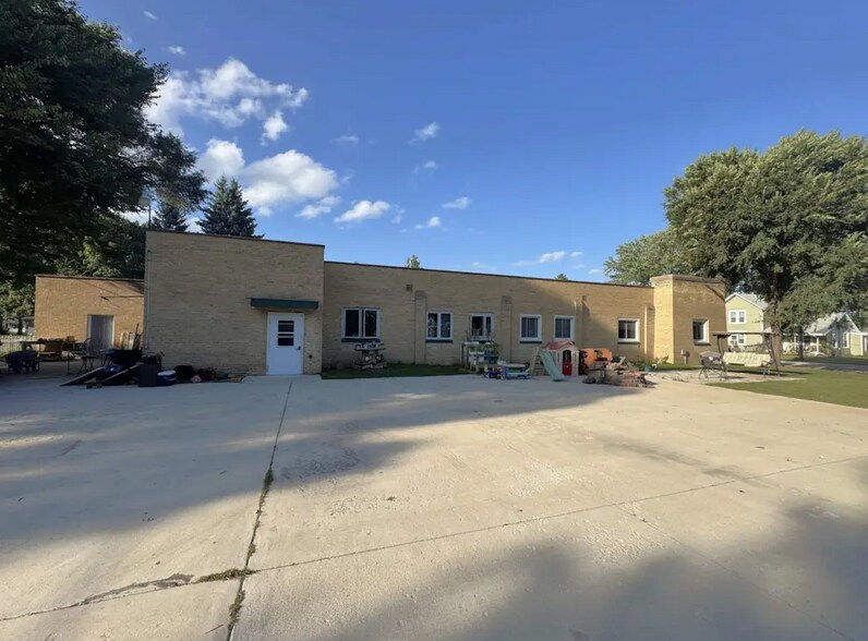 More Photos Of 605 E 4th Ave, Brodhead Office For Sale