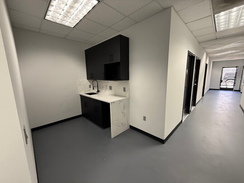 More Photos Of 4214 E La Palma Ave, Anaheim Flex For Lease
