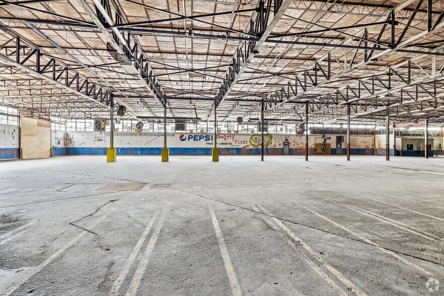 More Photos Of 500 S Chippewa St, Lumberton Warehouse For Sale