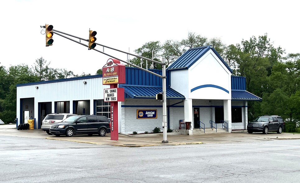 Primary Photo Of 300 Washington St, Rensselaer Auto Repair For Sale