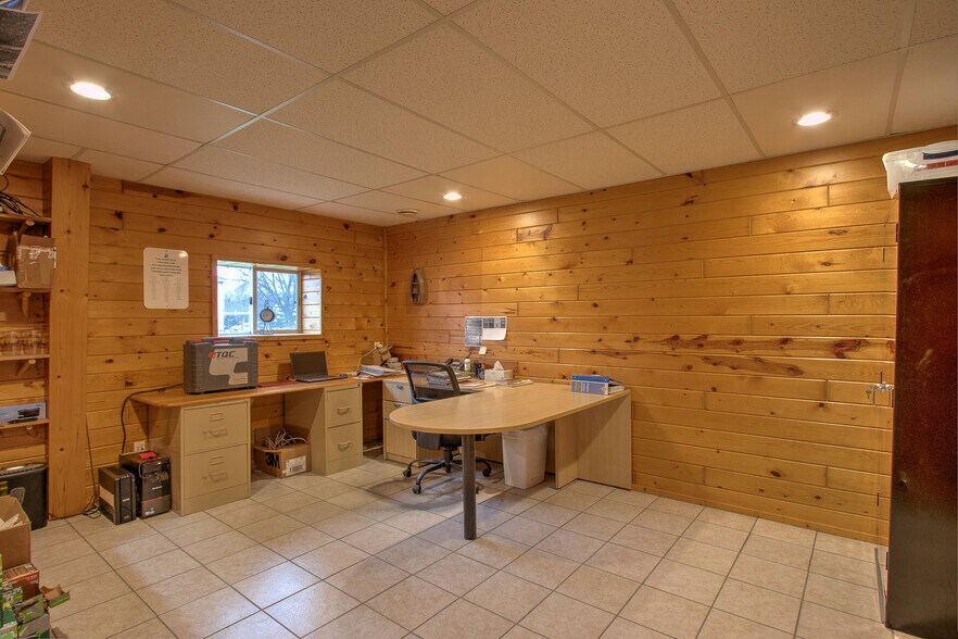 More Photos Of 106 Dunn Ave N, Hinckley Industrial For Sale