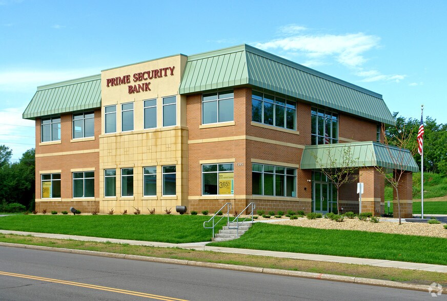 More Photos Of 1595 Thomas Center Dr, Eagan Bank For Lease