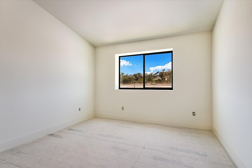 More Photos Of 451 Farrell Rd, Dripping Springs Light Distribution For Sale