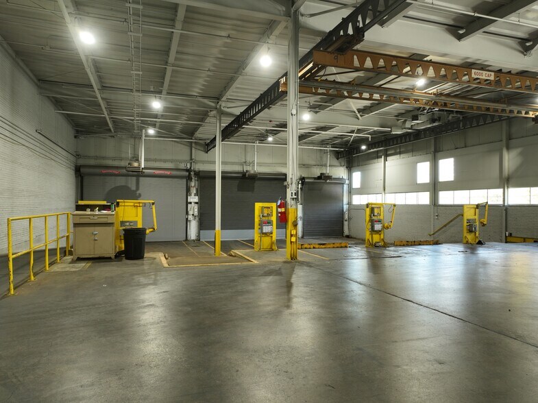 More Photos Of 4265 N 30th St, Milwaukee Industrial For Sale