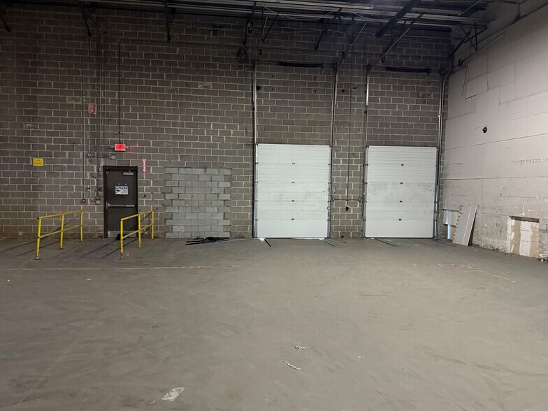 More Photos Of 2279 Defoor Hills Rd NW, Atlanta Warehouse For Lease