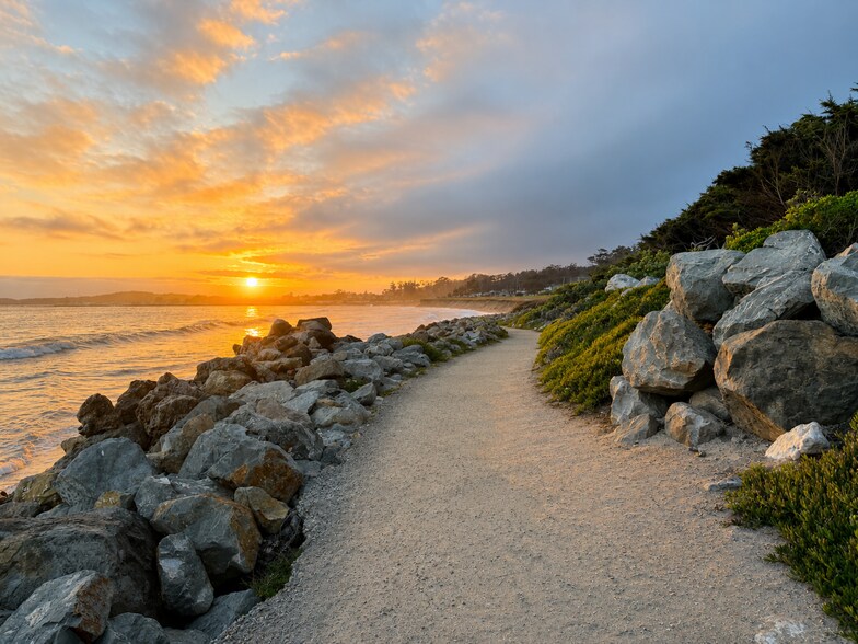 More Photos Of 380 Medio Ave, Half Moon Bay Specialty For Sale