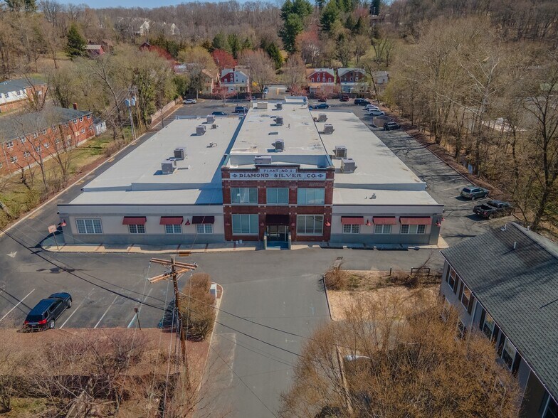 More Photos Of 24 Arnett Ave, Lambertville Office For Lease