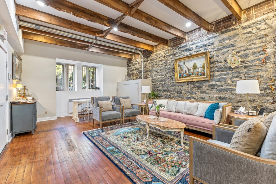 More Photos Of 1023 Rue Berri, Montréal Apartments For Sale