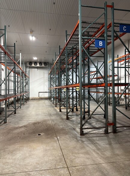 More Photos Of 340 N Sacramento Blvd, Chicago Refrigeration Cold Storage For Lease