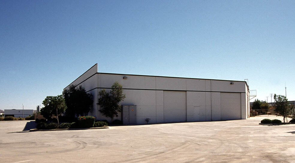 More Photos Of 2220 Railroad St, Corona Manufacturing For Lease