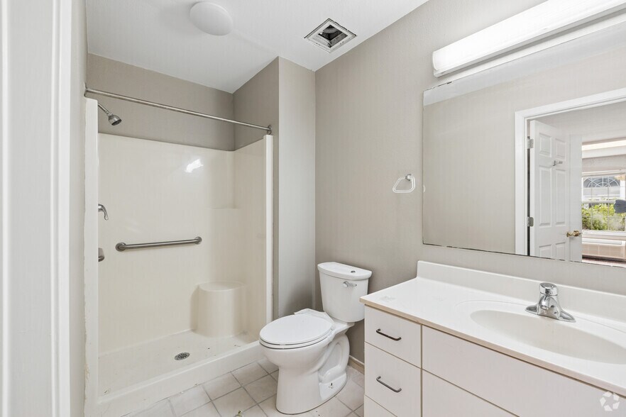 More Photos Of 3428 Gulf Breeze Pky, Gulf Breeze Congregate Senior Housing For Sale