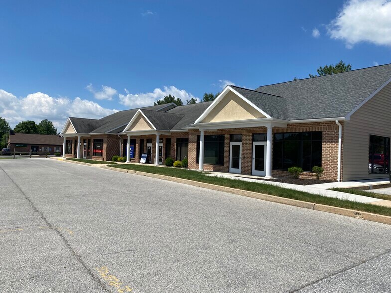 More Photos Of 430 N Main St, Spring Grove Freestanding For Lease