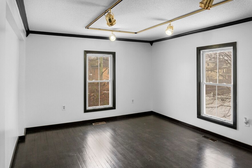 More Photos Of 17-19 Silver Ln, East Hartford Apartments For Sale