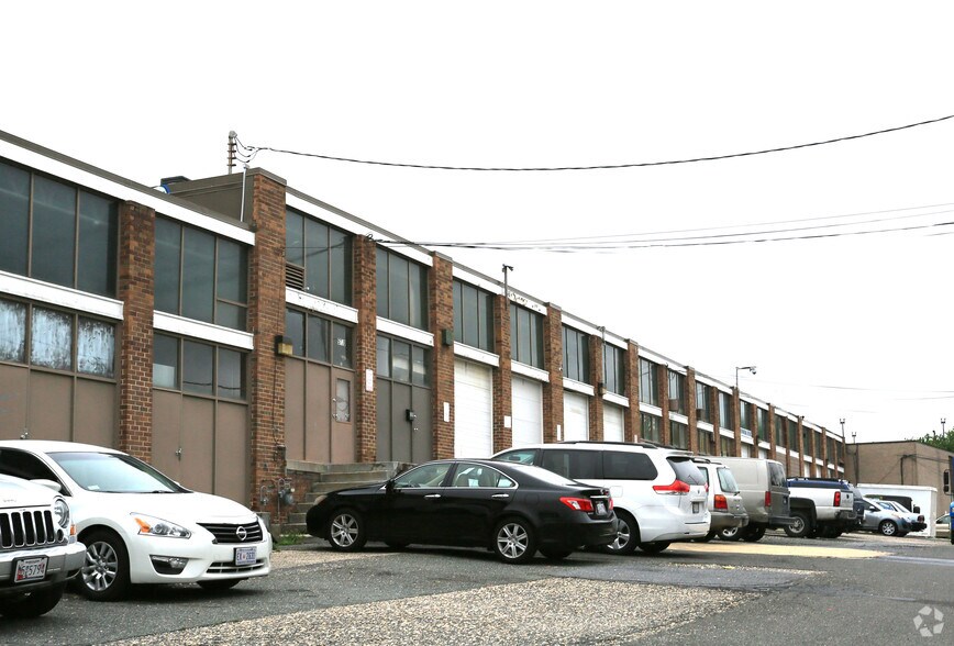 More Photos Of 5760-5788 2nd St NE, Washington Warehouse For Lease